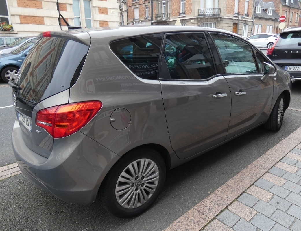Opel Meriva — 14